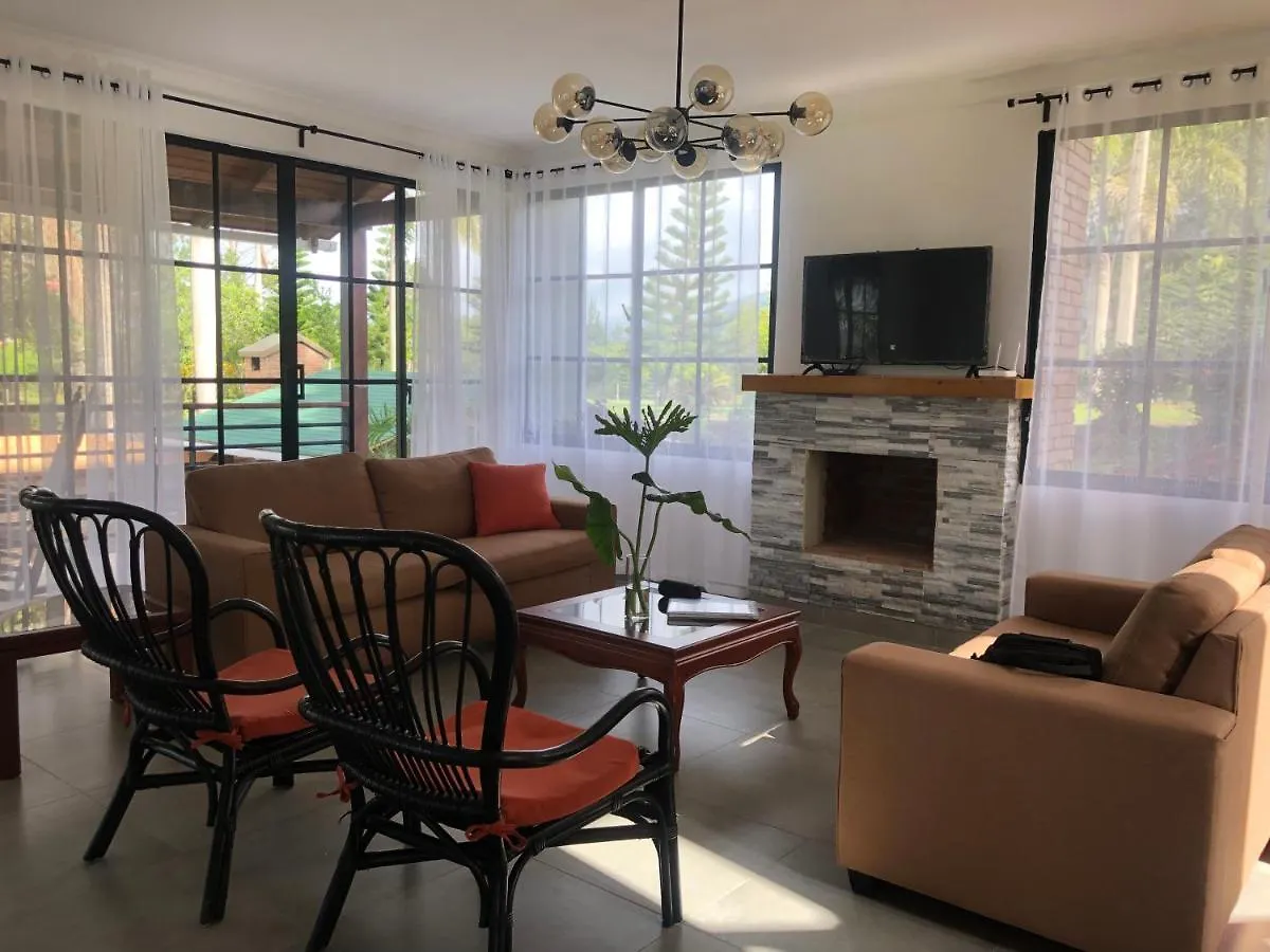 Villa Altos Del Pedregal 哈拉瓦科阿